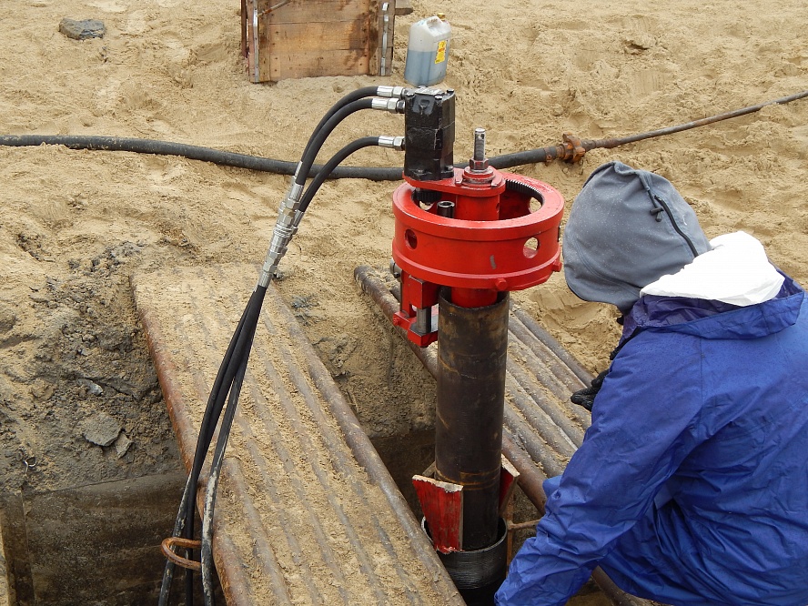 Устройство для нарезания резьбы на обсадных трубах 140-178 УНР-7 (074.00.000)