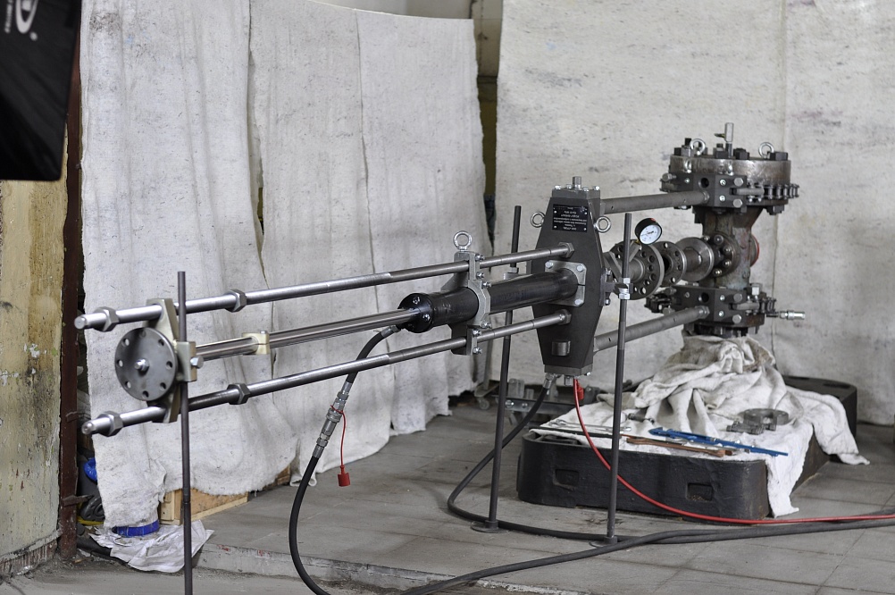 Установка для смены боковых задвижек под давлением  УСЗД-Г-50/65х21 (120.00.000)