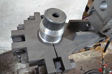 Шарнирный натаскиватель для наведения задвижки на НКТ 60-114 (Рраб=35 МПа) НШНКТ-60-114 (007.00.000)