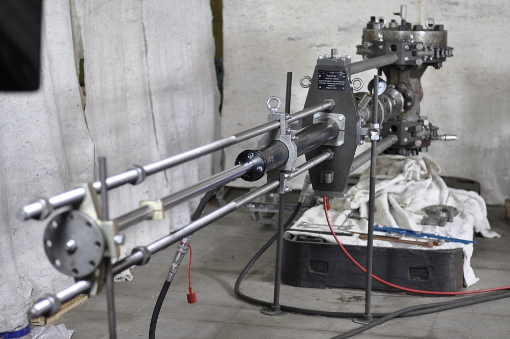 Установка для смены боковых задвижек под давлением  УСЗД-Г-50/65х21 (120.00.000)