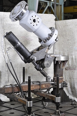 Натаскиватель шарнирный для наведения запорной компоновки на фланец крестовины 230х21, НШГ-230х21 (130.00.000)