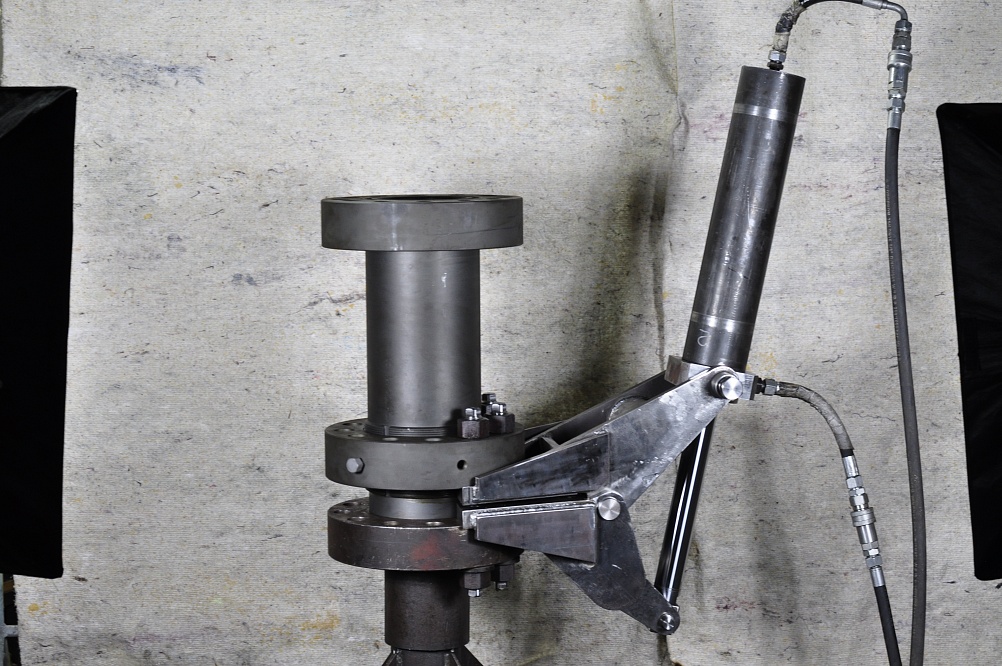 Натаскиватель шарнирный для наведения запорной компоновки на фланец крестовины 180х32 (156х32)НШГ-180х32 (156х32) (060.00.000)