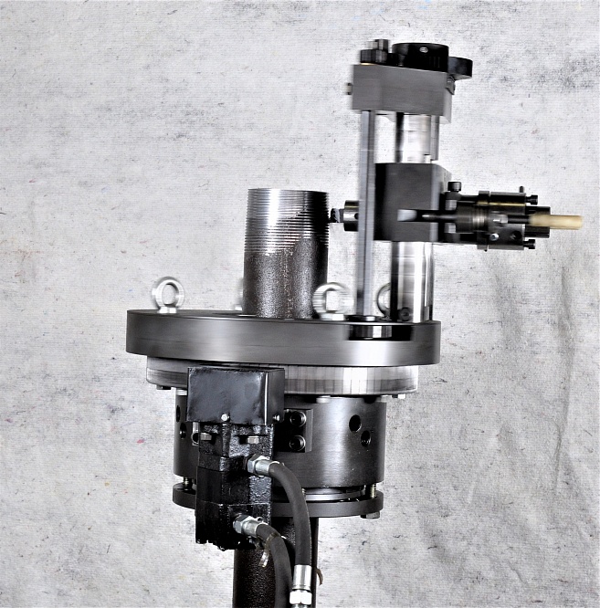 Устройство для нарезания резьбы на обсадных трубах 140-245 УНР-8 МЮ (145.00.000)
